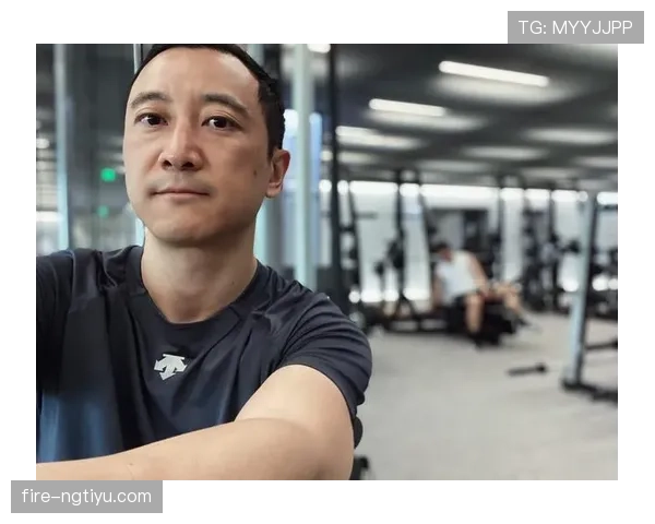 陶菲克竟然把健身房当成咖啡厅?网红生活真实上演! 陶菲克竟然把健身房当成咖啡厅?网红生活真实上演!